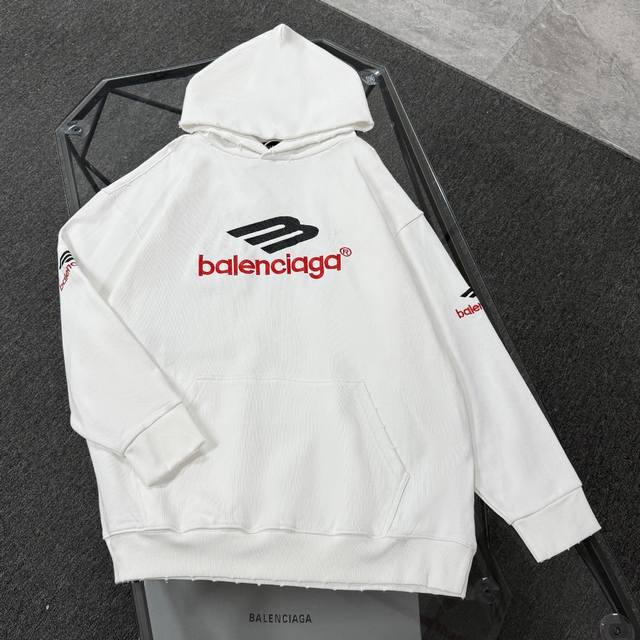 Balenciaga 巴黎世家 25款高版本连帽卫衣，落肩宽松版型，全棉面料克重480克 不变形 不缩水 三标齐全 男女同款 工艺：磨烂破洞.进口机刺绣工艺 颜