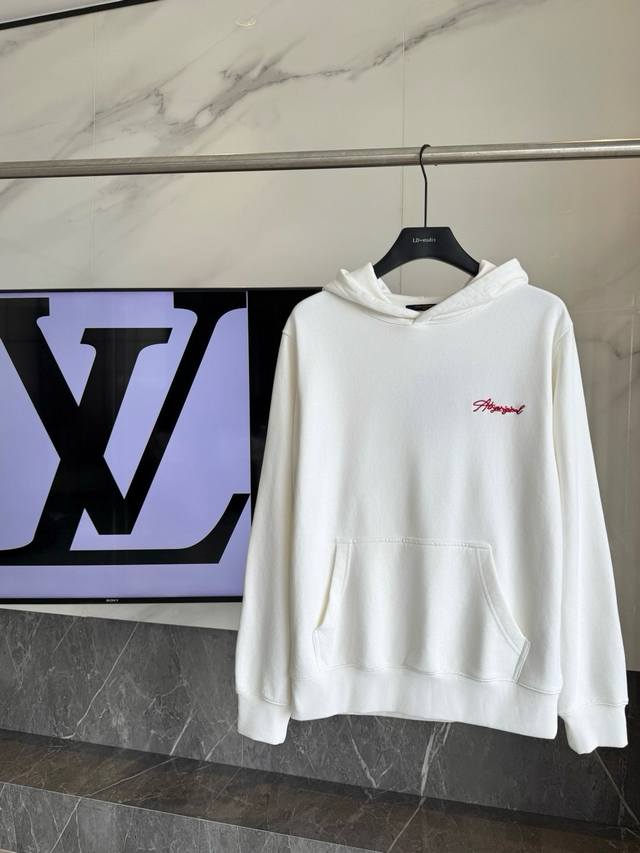 4 20克路易威登游离浮雕刺绣带帽卫衣 颜色：黑色 白色 码数：S M L Xl 抓毛底&鱼鳞底卫衣面料、休闲圆领版型、前后饰有渐变刺绣罗纹衣领、袖口及下摆 #