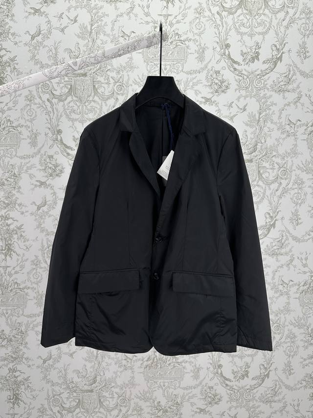 普拉达 25Ss新款 Re-Nylon 再生尼龙纯色后开衩单排扣夹克外套 男款 黑色 高版本 码数：48.50.52.54.56.