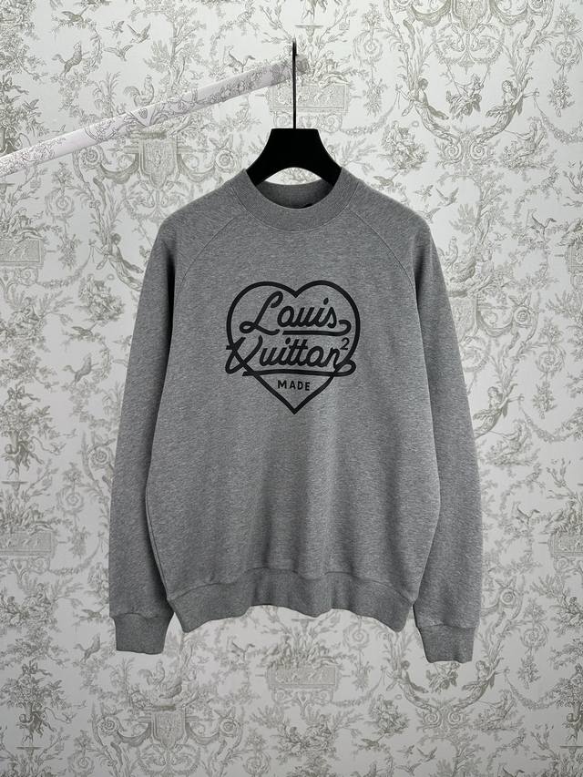 驴家 25Ss新款Louis Vuitton X Nigo2 联名款 大爱心Logo字母印花舒适套头卫衣 男女同款 灰色 码数：S.M.L.Xl.
