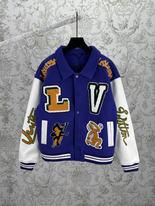 驴家 25Ssfw 秋冬新款经典混合皮革棒球外套，皮质手袖拼接毛呢衣身，满身缤纷品牌标识，玩趣卡通图案和植绒刺绣贴饰，衬衫式衣领 束腰夹克设计风格，拼色罗纹袖口