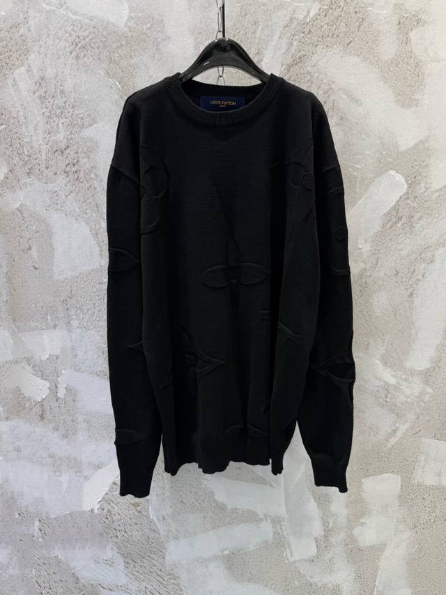 LV25Fw Monogram提花嵌花针织长袖毛衣 精梳棉质圆领上衣参照原版进行1:1颜色打色 色最终效果高达98%以上 100%全精梳棉纱 编织条拼接设计 整