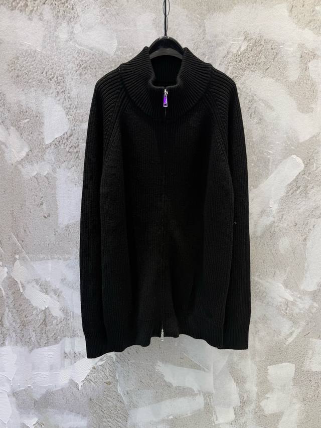 Maison Margiel*马吉拉Mm6 背后四角标识拉链针织拉链外套 小众品牌马吉拉秋冬新款，螺纹针织，男女同款，不是薄款，有点厚度，小立领设计，双向拉链，
