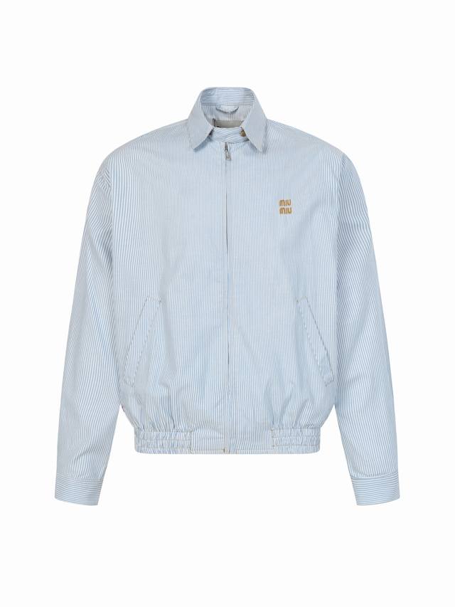 莞产原厂单 Miumiu缪缪竖条纹夹克 原版：16999购入开发 面料：洗水棉面料 工艺：酵洗褪色制作 颜色：蓝色 版型：合身版型 克重：约440克 尺码：36