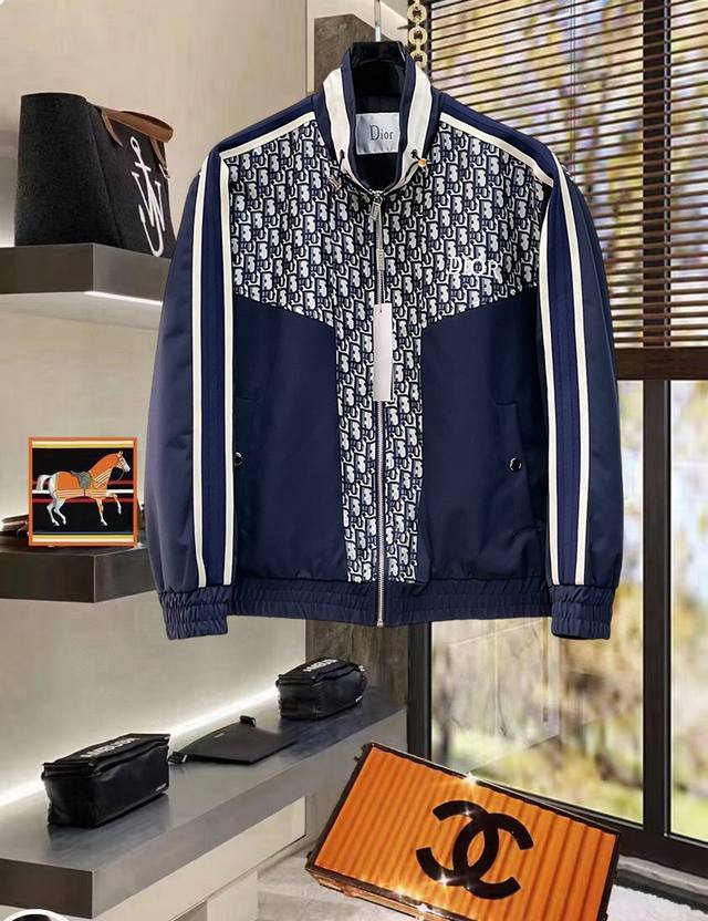 迪奥 2025秋款新款夹克 原版1:1订制五金配件全进口原版定制 欢迎专柜对比 超柔软 超级重工 面料做工杠杠的版型完美 注意面料超舒服 独家款 非市场货 男女