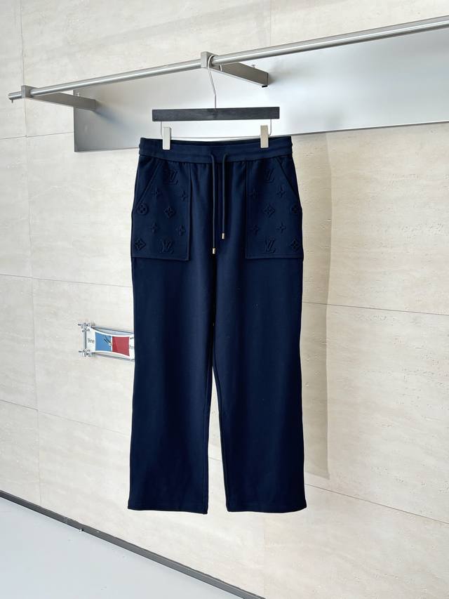 LV 路易 Ss26 早春新款 Monogram口袋满印压花长裤 Size：S M L Xl