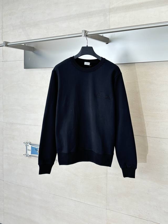 Dio* 迪奥 Ss26 春季新款Cd Ribbon 标志圆领卫衣 采用26支双纱面层+10支底纱毛圈的复合结构，通过精密起绒工艺在内侧形成均匀绒面，实现天鹅绒