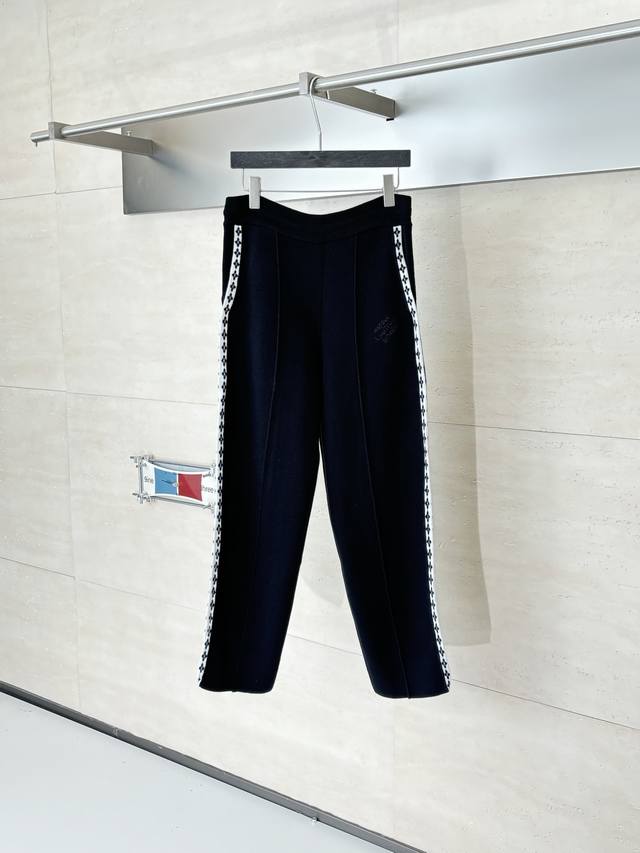 LV 路易 Ss25 学院风格撞色花卉羊毛针织休闲长裤 原版15900购入开发，面料定制80羊毛面料，门禁包边提花制作，克重：约705克。采用42支毛纱14针横