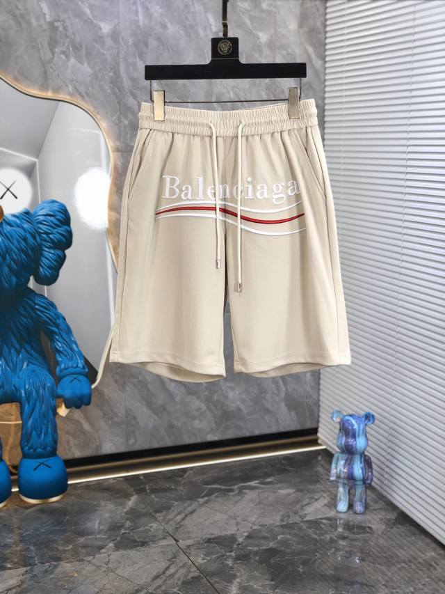 巴黎世家。高档短裤系列 2025Ss春夏新款男士时尚休闲短裤 高品质定制原版面料、特别手感、超级质感 舒适柔软透气 W休闲宽松版型 3潮流前线尺码：M-3Xl