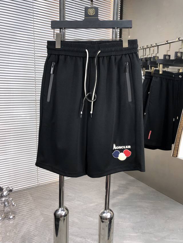 蒙口。高档短裤系列 2025Ss春夏新款男士时尚休闲短裤 高品质定制原版面料、特别手感、超级质感 舒适柔软透气 W休闲宽松版型 3潮流前线尺码：M-3Xl M穿