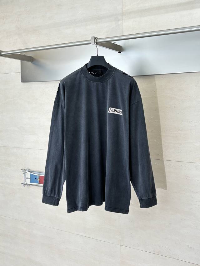 Balenciag* 巴黎Blcg 白底胶印花圆领长袖 复古平纹针织面料，主体采用24S平纹针织面料，克重为185G；搭配32S双纱1*1 螺纹，克重为270G