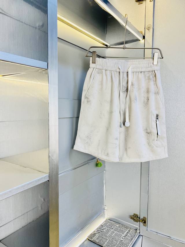 情侣款胖子福音 200斤可穿 罗意威Loewe 重磅推荐！2025夏季必备专柜系列最新款短裤沙滩裤五分裤休闲裤高端订制原版五金 上身效果超正，腿部线条完全得到彰