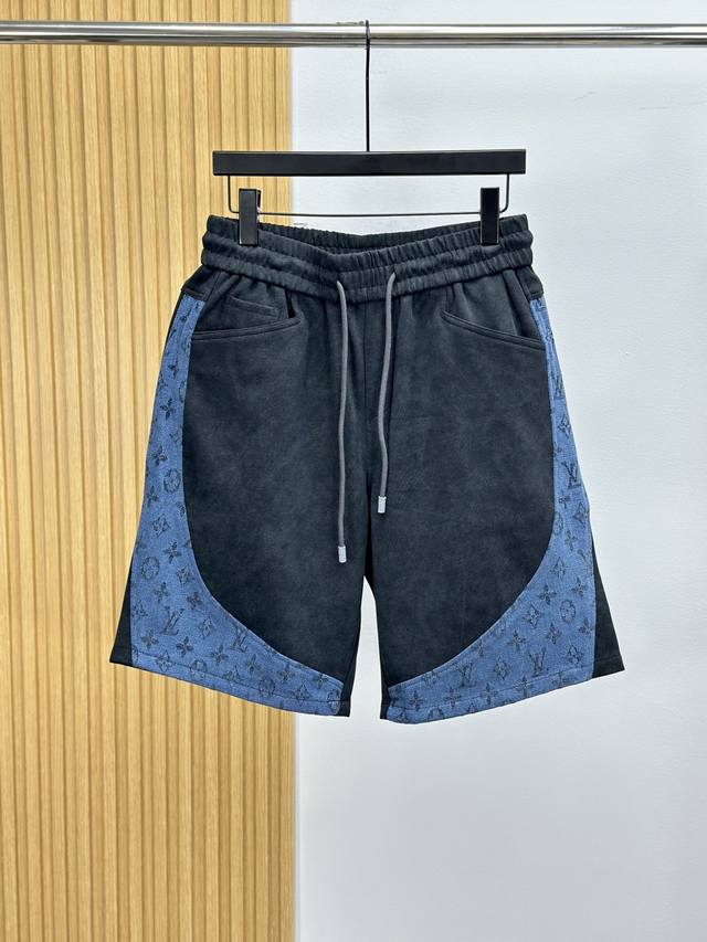 Louisvuitton 路易威登 2025Ss春夏新品 老花拼接抽绳短裤。 时尚系列，独特拼料设计，抽绳短裤 订纱开始订染和订纺。 国内某大厂出口日本 和供应