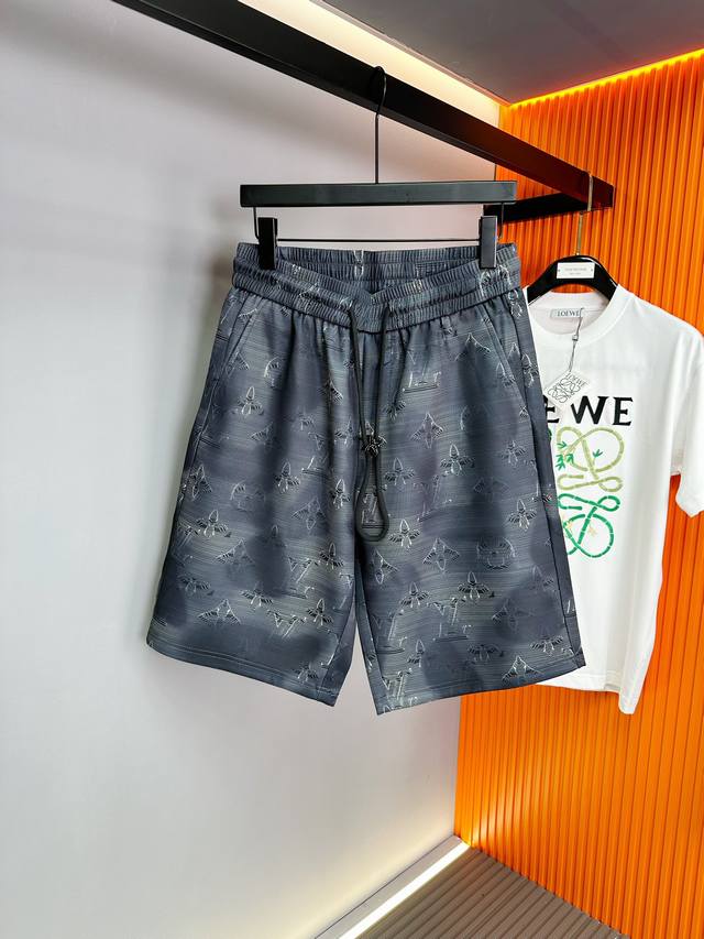 最大可穿至200斤 驴牌：2025夏季新款男士休闲短裤，高级定制锦纶面料，舒适度极高，细节无可挑剔，顶级辅料配备，原版Logo设计理念，手感细腻柔软！上身版型超