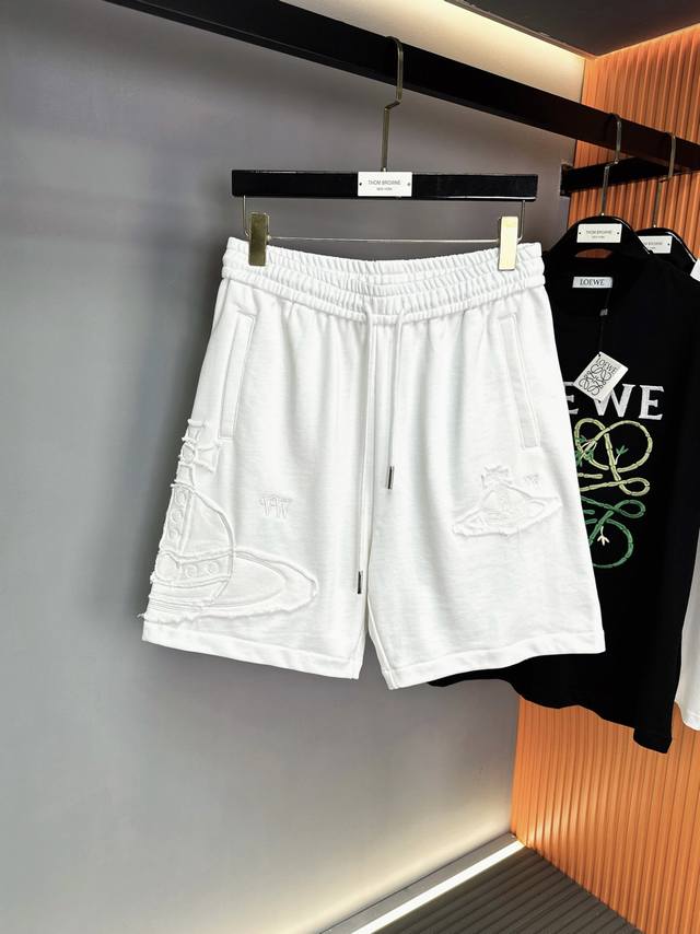 最大可穿至200斤 西太后刺绣：2025夏季新款男士休闲短裤，高级定制全棉透气面料，舒适度极高，细节无可挑剔，顶级辅料配备，原版Logo设计理念，手感细腻柔软！