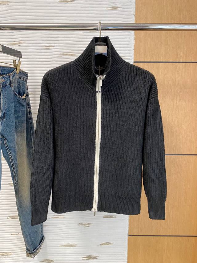 Lp2640 新品 秋冬新款针织羊毛衫高品质意大利进口羊毛面料，高密度针织，时尚百搭毛衣，帅气十足。耐穿不易变形，版型，各种风格都能轻松Hold住，年年被追捧的