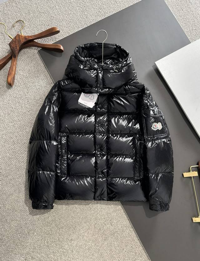 蒙口 2025秋冬新款官网款蒙口羽绒服 70周年爆款羽绒服！原版1:1订制配件全进口原版定制 欢迎专柜对比 绝对的高品质 采用90的白鸭绒 超柔软 充羽量蓬松饱