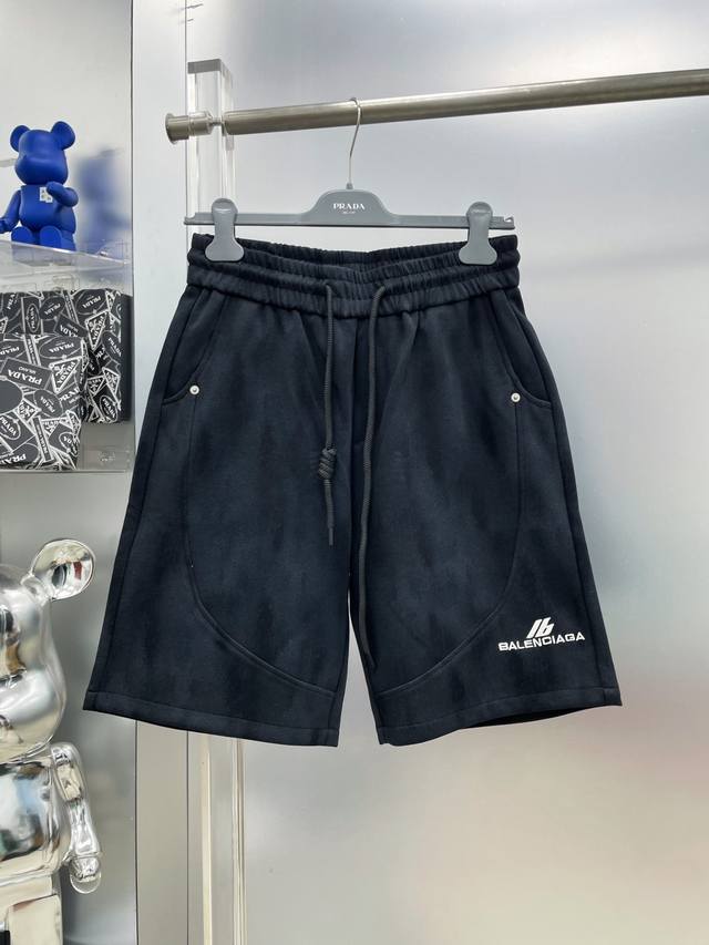 Bal* 巴黎 2025春夏新款I6印花品牌Logo休闲短裤 Dd官网同步发售。品牌经典Logo休闲裤 ，定制面料，舒适度极好，手触感强烈。辨识度极高，完美品相