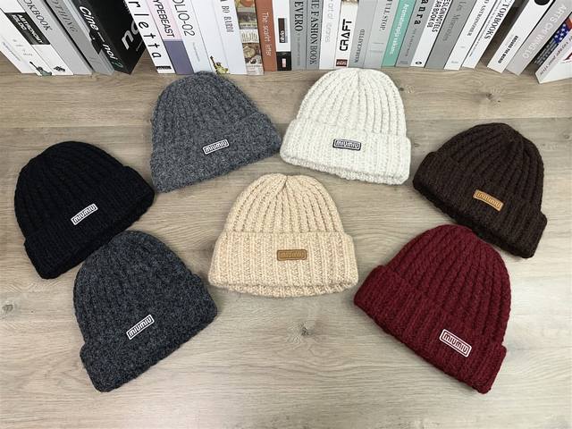 9914##Miumiu针织帽经典款毛线帽男女显脸小百搭冷帽情侣帽子# 均码 颜色：黑色 卡其色 米白色 红色 咖啡色 浅灰色 深灰色
