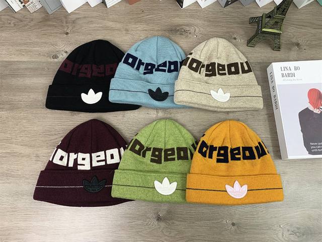 9874##三叶草针织帽秋冬毛线帽男女休闲显脸小百搭针织帽# 均码 颜色：卡其色 天蓝色 黑色 黄色 绿色 酒红色