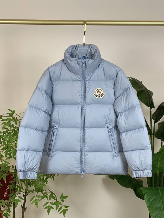 秋冬新款羽绒服 原版1:1订制五金配件全进口原版定制 欢迎专柜对比 绝对的高品质 采用顶级95白鸭绒 超柔软 充羽量蓬松饱满 超级重工 面料做工杠杠的版型完美