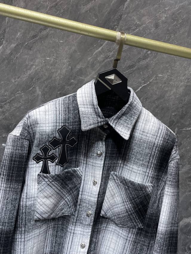 8140＃ 上新 Chrome Hearts 衬衫系列 克罗刺绣梵文刺绣贴皮十字架毛呢衬衫 全身格纹对位 特殊流苏拉毛工艺 原版开模，定制版古铜银四合扣 特别定