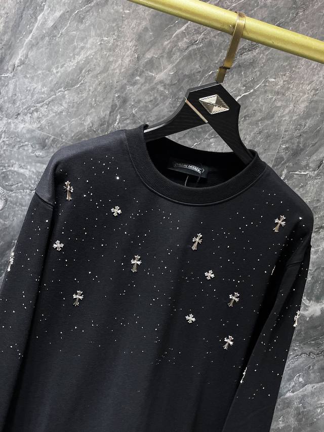 8655# 上新 Chrome Hearts 秋冬 2025 专柜同步上新 高克重环保优质顶级面料 满天星十字架圆领卫衣 进口环保胶浆印染 专柜同步 复刻版本1