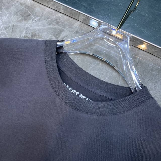 8357＃ 上新 Chrome Hearts 长T系列 专柜同步发售 克罗简洁字母标语长袖T恤 特别定制原版1比1高克重舒适面料 推荐颜色：定制红 码数：S、M