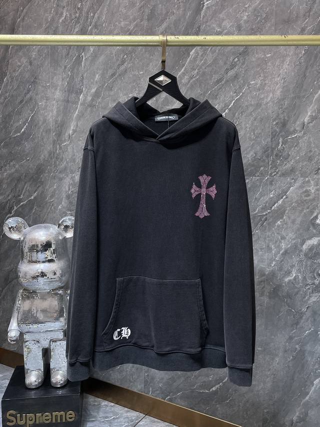 8821＃ 上新 Chrome Hearts 秋冬 2025专柜同步 重工洗水款！！ 重工烫钻马蹄梵文字母十字架连帽卫衣 改良定制版1比1高克重优质面料 推荐颜