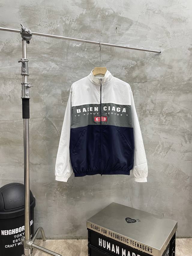 款号#S585 Balenciaga 巴黎世家 Blcg 25Ss 82三拼色红双环印花拼接冲锋衣运动外套 正确版本 定制防风牛津面料 面料整体做防水涂层预处理