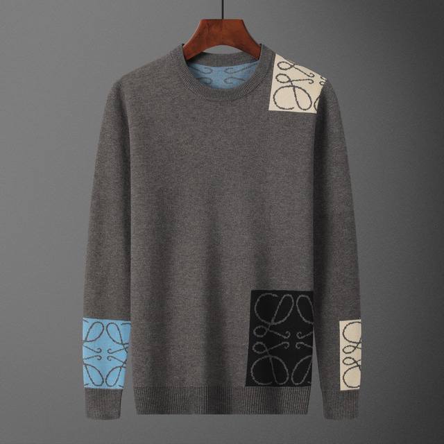 款号：A697# 2025年秋冬新款圆领套头毛衣 官网同步 ， 款式 时尚 高端 大气，舒适保暖， 码数：M-3Xl 颜色：灰色