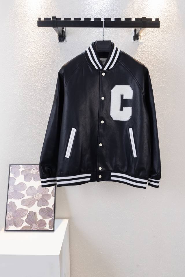 pg 顶级版本 款号K6196 塞琳 21Fw男女情侣重磅羊毛呢刺绣棒球服夹克外套 厚实！ 神级单品，Off 凭借鲜明的标志，轻奢的加持，占领了街头潮流的制高点