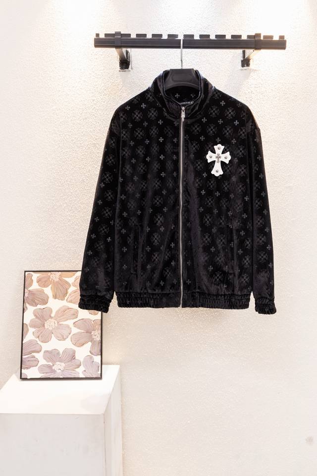 pg 顶级版本 款号K6253 克罗心 21Fw男女情侣重磅羊毛呢刺绣棒球服夹克外套 厚实！ 神级单品，克罗心 凭借鲜明的标志，轻奢的加持，占领了街头潮流的制高