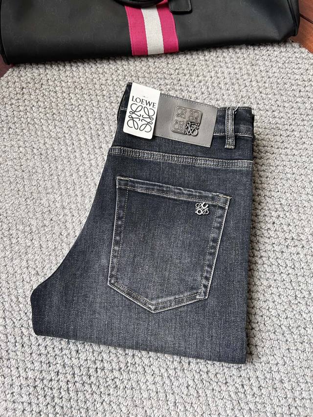 罗意‘’2025秋冬新款官网同步发售，2025秋冬新品男士休闲牛仔裤，原单品质，定制原版牛仔面料，Logo图案设计，身原版五金辅料装饰，立体清晰，C超级潮流个性