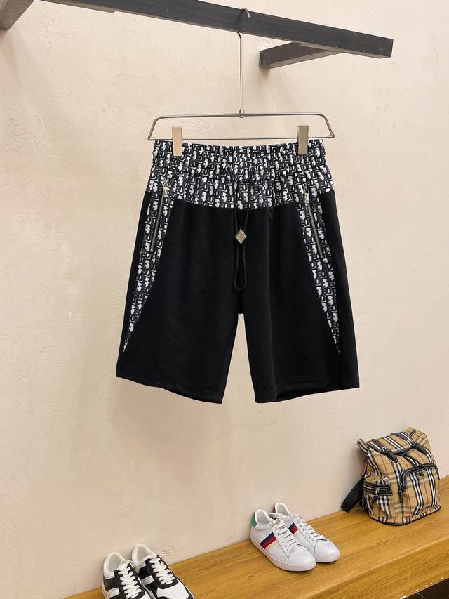 迪奥 三标齐全 2025夏季新款男士休闲短裤，高端定制面料透气面料 透气弹力舒适度极高，细节无可挑剔，顶级辅料配备，原版Logo设计理念，手感细腻柔软！上身版型