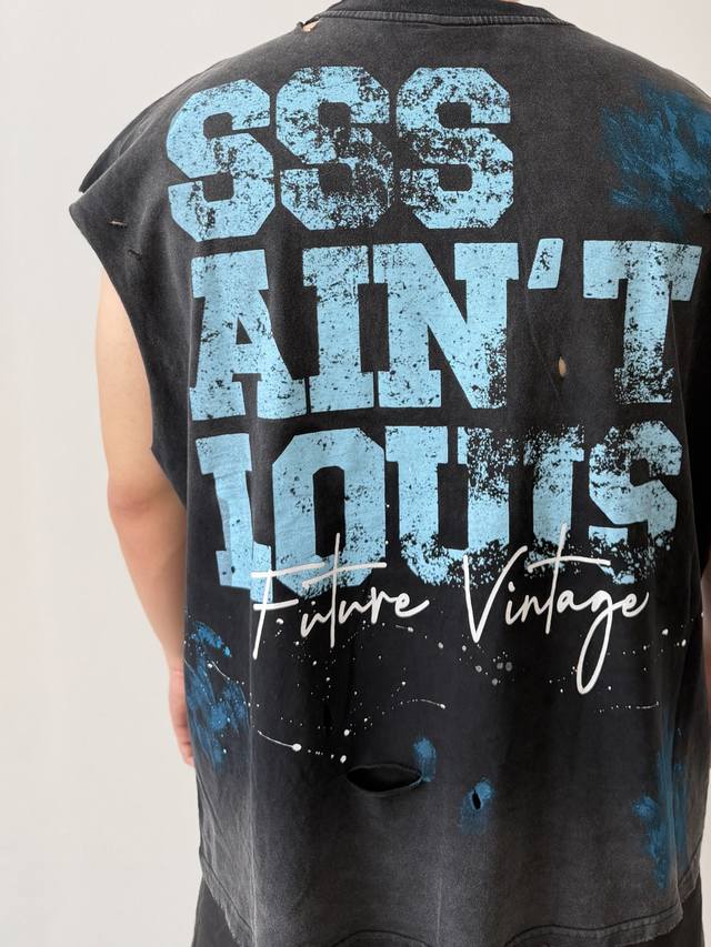 两色 Cvt-16款 Saint Street Dirty 街头涂鸦风格坎肩 成衣手绘泼墨 + 多位置手工破坏 + 重磅阿苏特酵磨喷马骝洗水工艺 复古高级感满满