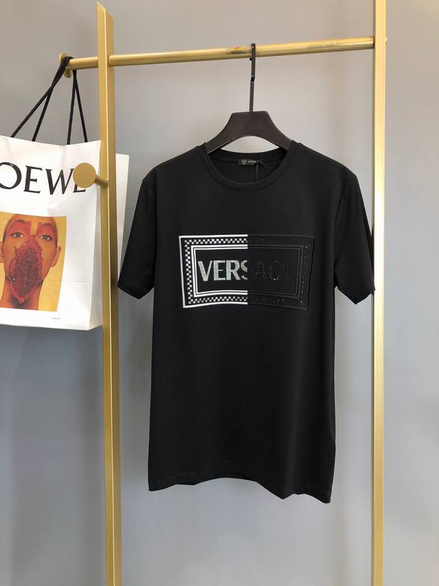 V*Ersace Ss 美杜莎系列原单男士圆领短袖T恤，贸易公司渠道货，重磅级奢华尖货，专柜橱窗主打展示款，全球限量极品珍藏牛货，纯正血统品质，绝版稀罕尤物，且
