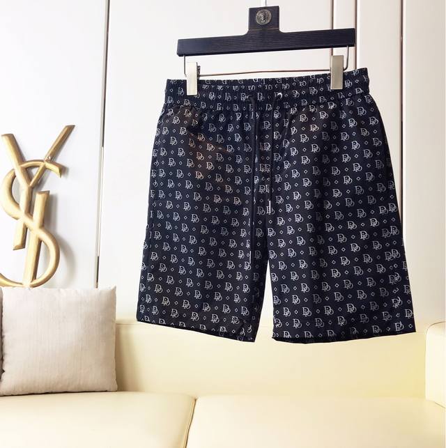 Dior迪奥* Ss 春夏系列，专柜新款沙滩短裤。定制原版尼龙面料，顺滑柔软，舒适透气前后幅字母暗花，客供五金吊钟辅料、彰显品牌魅力。码数：M-5Xl