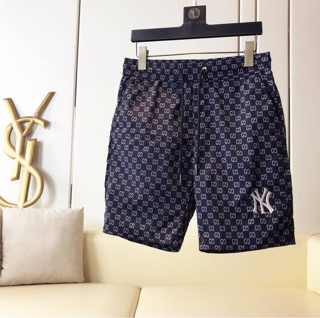 Gucci古奇* Ss 春夏系列，专柜新款沙滩短裤。定制原版尼龙面料，顺滑柔软，舒适透气前后幅字母暗花，客供五金吊钟辅料、彰显品牌魅力。码数：M-5Xl