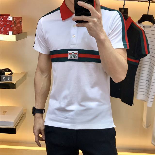 古奇 夏装新品 全新的概念 时尚大的鳄精品之作，采最用顶尖一体成型拼袖色口工艺 面料采顶用级双丝光珠地面料！ 细腻滑柔的质感 让人感倍舒适 强烈推荐 而且外面是