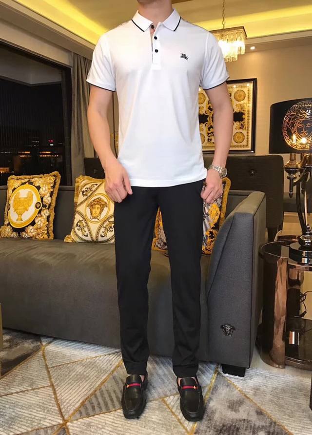 巴外贸公司订单大货 春夏新款 专柜同步发售 无疑是型男衣橱必备品 采用客供丝光珠地面料 这样的面料干爽、吸汗且不容易变形 细腻柔顺的质感 上身笔挺身段！ 从扣眼