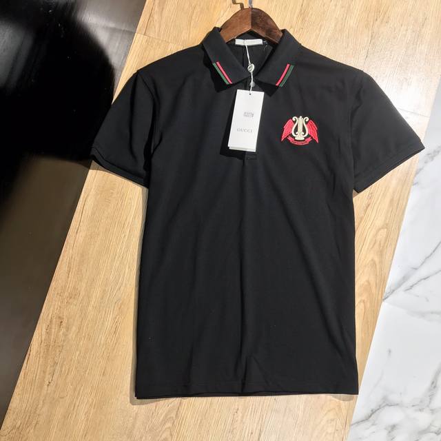 Gucci 古奇 Ss春夏新款，专柜同步有售，原单狠货，爆款休闲短T，甄选优质原版珠地纹面料，精致裁剪工艺，顶级绣花工艺，品牌字母Logo时尚设计理念，档次极高