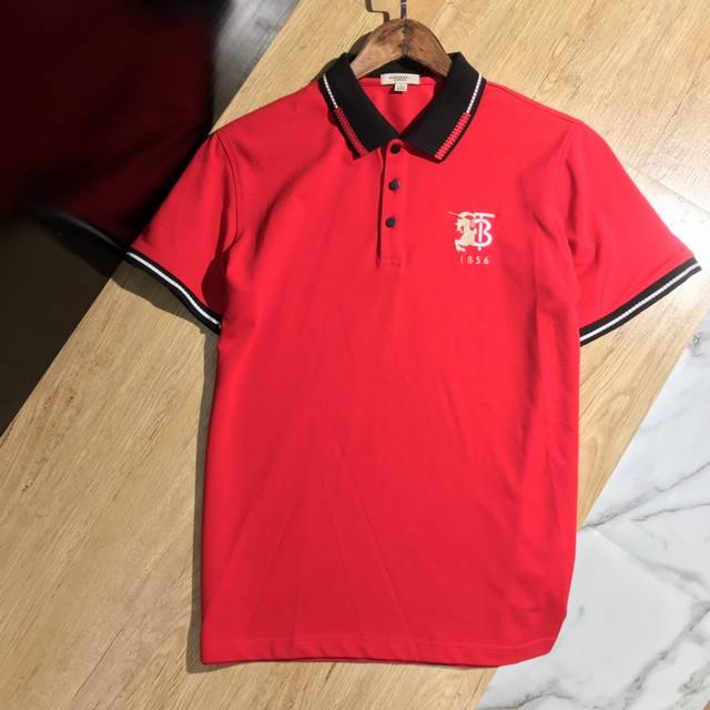 Burberry 巴宝莉 Ss春夏新款，专柜同步有售，原单狠货，爆款休闲短T，甄选优质原版珠地纹面料，精致裁剪工艺，顶级绣花工艺，品牌字母Logo时尚设计理念，