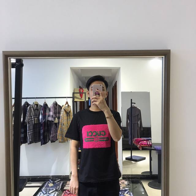 特价 G家 春款新品米兰时装周走秀款时尚短袖T恤进口定制丝光棉面料 手感顺滑 吸汗透气 精致Logo 超炫视觉享受上身超赞 M-3Xl。