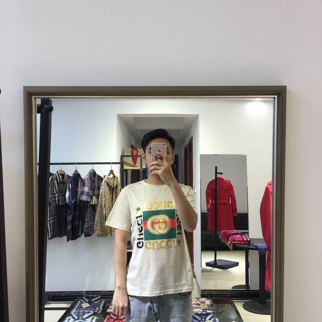 特价 Guc 20 春款新品米兰时装周走秀款时尚短袖T恤进口定制丝光棉面料 手感顺滑 吸汗透气 精致Logo 超炫视觉享受上身超赞 M-3Xl。