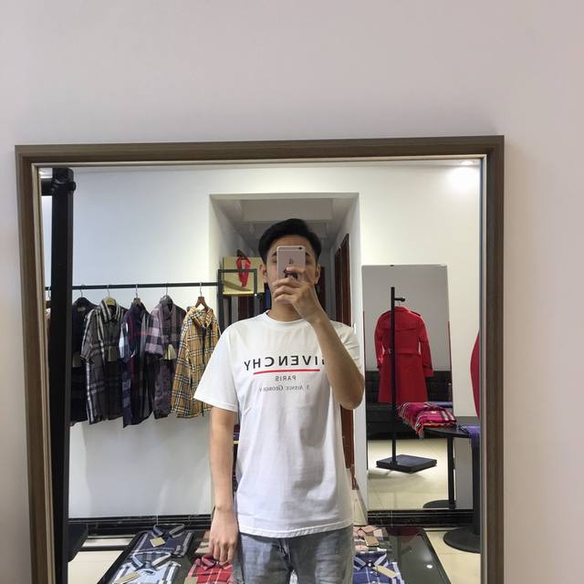 特价 纪梵Xi 春款新品米兰时装周走秀款时尚短袖T恤进口定制丝光棉面料 手感顺滑 吸汗透气 精致Logo 超炫视觉享受上身超赞 M-3Xl。