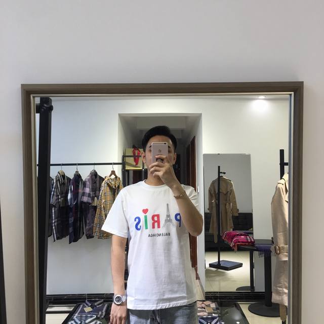 特价 巴黎 春款新品米兰时装周走秀款时尚短袖T恤进口定制丝光棉面料 手感顺滑 吸汗透气 精致Logo 超炫视觉享受上身超赞 M-3Xl。