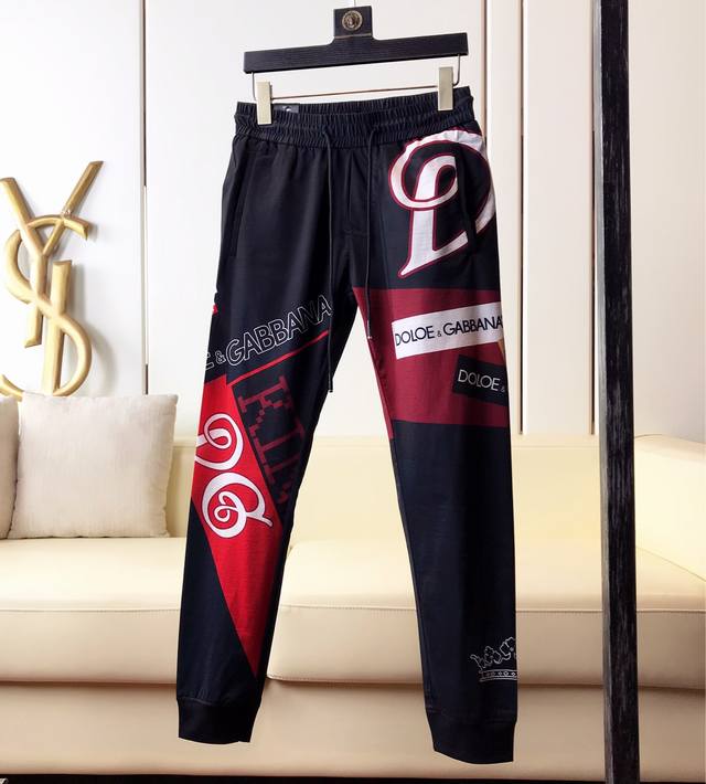 休闲裤 Dg 新款男士休闲长裤！官网同步销售！细节无可挑剔，数码3D立体印花面料，完美设计理念，体现高品质。手感细腻柔软！让你穿着更加舒适！立体裁剪版型超赞！尺