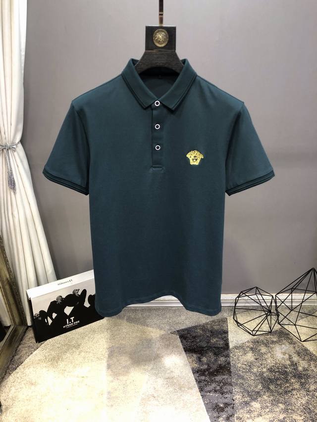 Ver#Sace 范%思哲 原单品质 原单外贸打造 专柜在售爆款 20Ss新款polo系列 男士短袖 完美复刻 零差距出品 丝光珠地棉面料 手感顺滑 整衣走线整