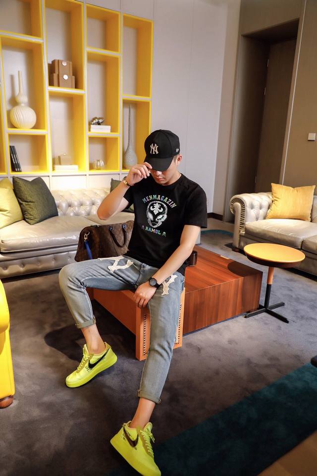 特价 pp专柜实拍顶级双丝光短袖全球顶级男装，简约时尚，从容百搭，大气优雅极度舒适体验极品丝光棉所有T裇中最高端面料色泽鲜艳极致顺滑触感细腻不易起皱奢华高贵挺括